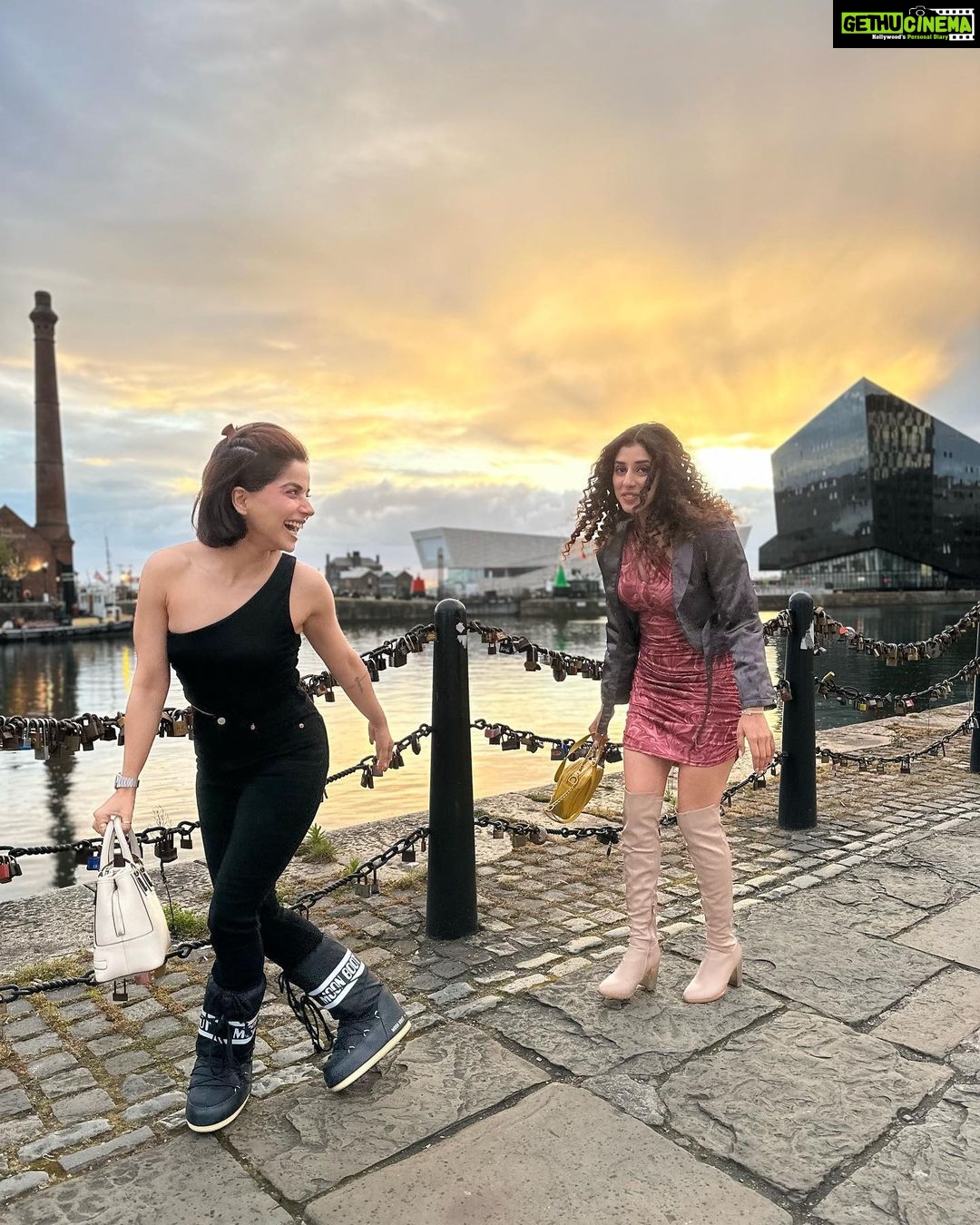 Aparnaa Bajpai Instagram - #eurovision 🫶🏼 Liverpool, England UK