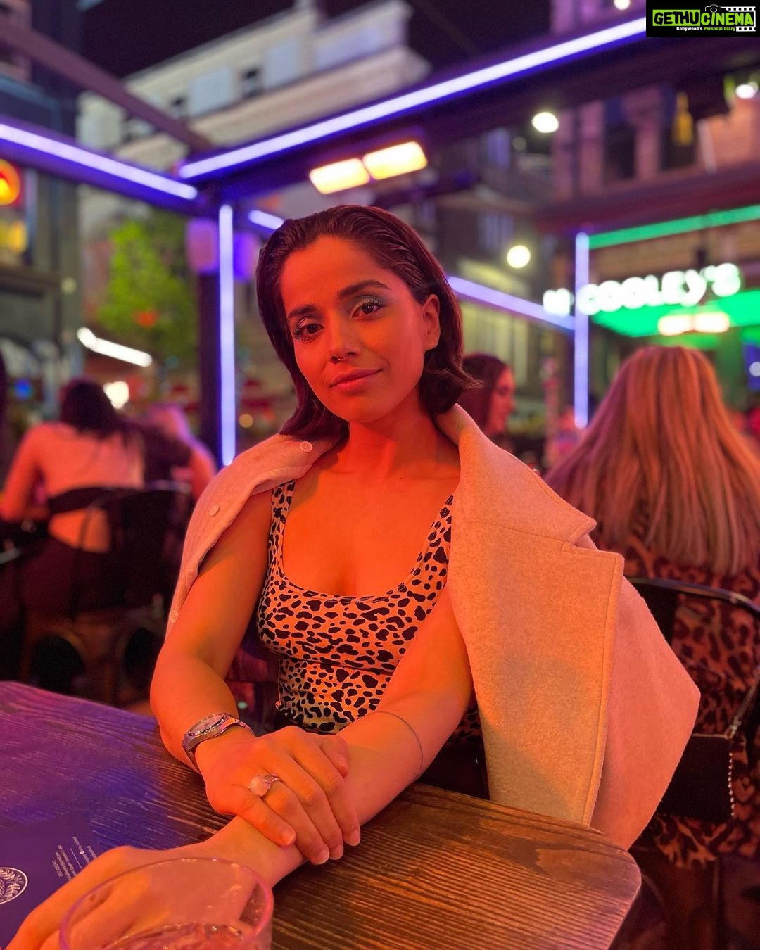 Aparnaa Bajpai Instagram - What’s your Mood like? Ps: Top swapped @wearenuw 💃 Soho's Liverpool