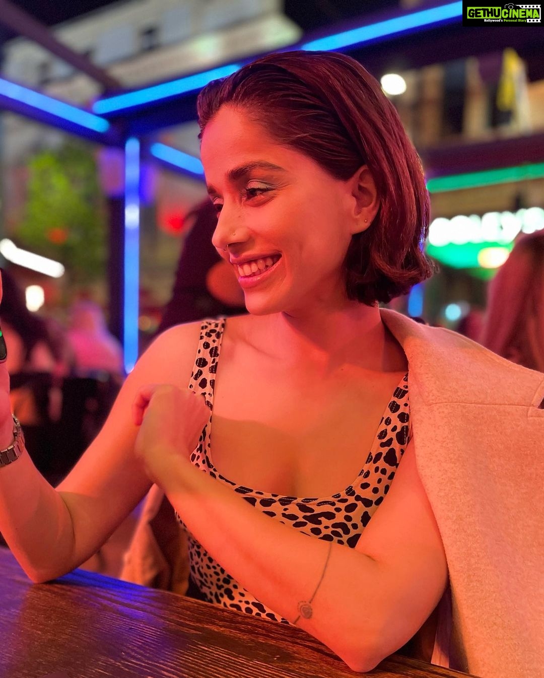 Aparnaa Bajpai Instagram - What’s your Mood like? Ps: Top swapped @wearenuw 💃 Soho's Liverpool