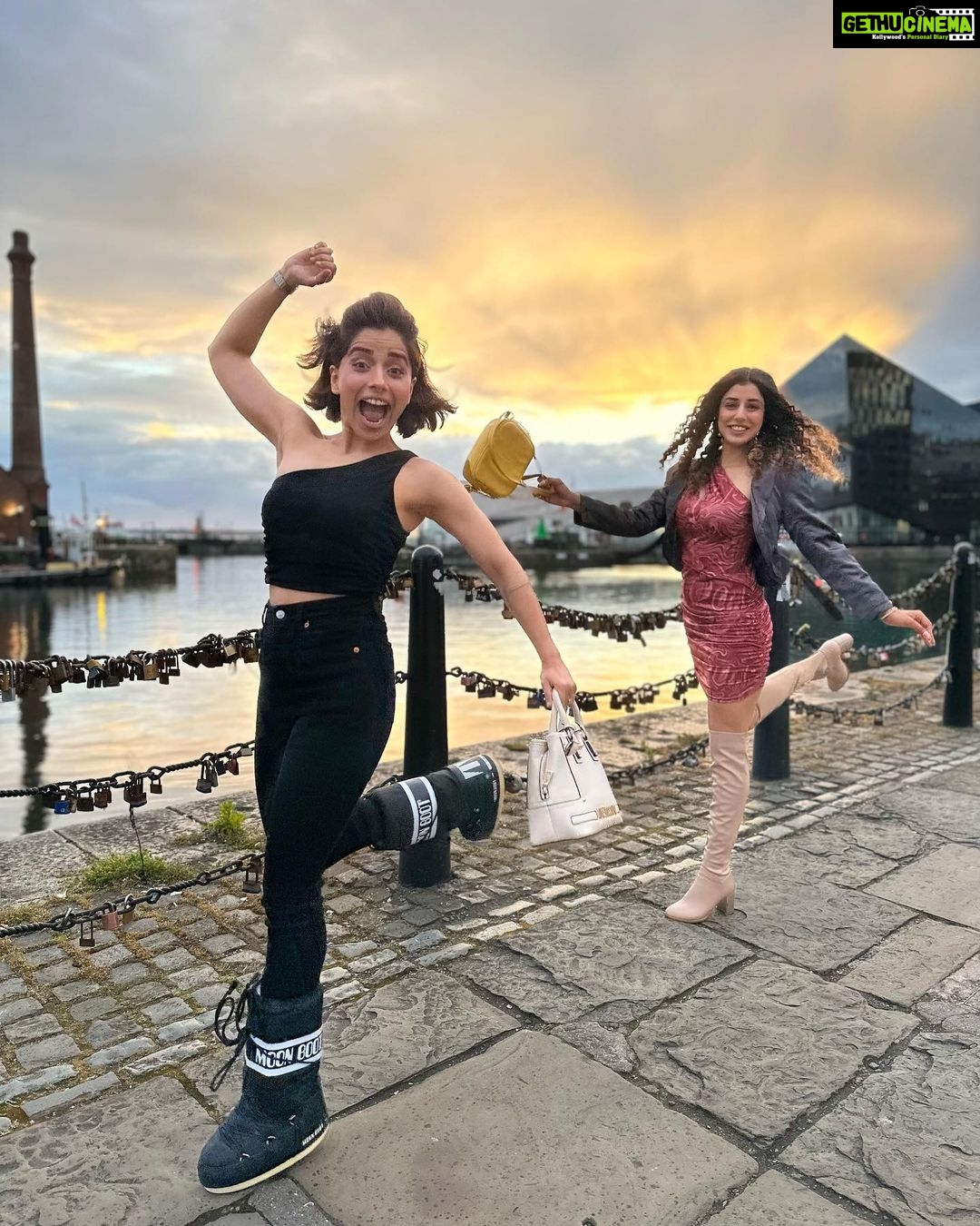 Aparnaa Bajpai Instagram - #eurovision 🫶🏼 Liverpool, England UK