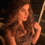 Archana Instagram - Watch me in a blink & miss presence in #saasbahuflamingo haha @homster is a fabbbbb entertainer off camera when u follow his VERY UNIQUE CREATIVE INSTA stories & get a peek into his crazies on an everyday basis … but kn set he is #buddha one with his craft! #peddlar role that I just can’t relate to haha but I guess the arched eyebrow must have done it … watch on @disneyplushotstar Here plz don’t miss the last of the shoot day dump … something an rj would hate to hear & on shoot it’s shouted out a zillion TIMES! . . . #india #mumbai #worli #atria #mall #clubbing #club #ott #series #homiadajania #fun #shooting #bts #actorslife #loveit #clubbingnight