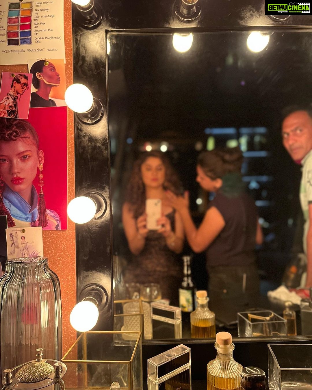 Archana Instagram - Watch me in a blink & miss presence in #saasbahuflamingo haha @homster is a fabbbbb entertainer off camera when u follow his VERY UNIQUE CREATIVE INSTA stories & get a peek into his crazies on an everyday basis … but kn set he is #buddha one with his craft! #peddlar role that I just can’t relate to haha but I guess the arched eyebrow must have done it … watch on @disneyplushotstar Here plz don’t miss the last of the shoot day dump … something an rj would hate to hear & on shoot it’s shouted out a zillion TIMES! . . . #india #mumbai #worli #atria #mall #clubbing #club #ott #series #homiadajania #fun #shooting #bts #actorslife #loveit #clubbingnight