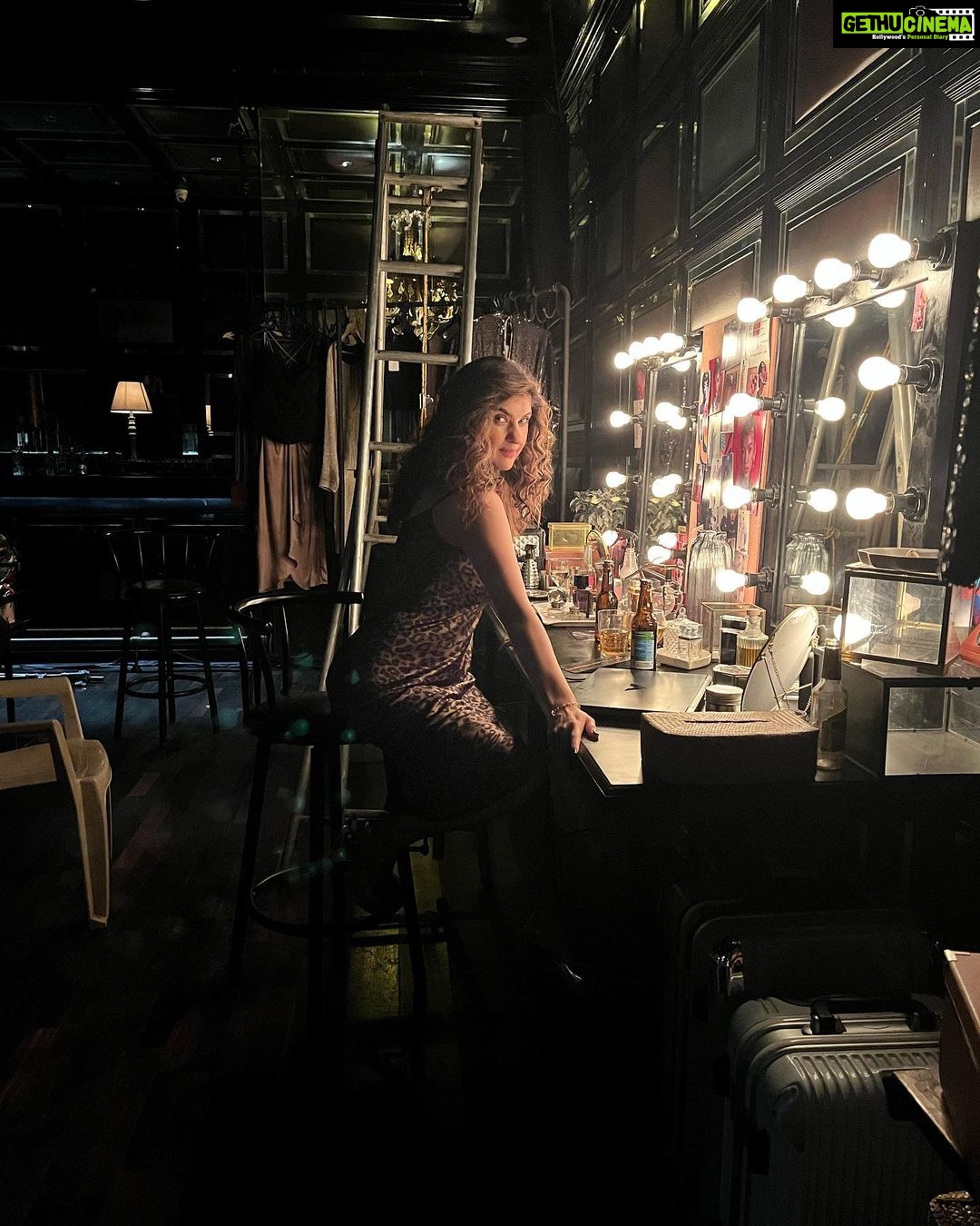 Archana Instagram - Watch me in a blink & miss presence in #saasbahuflamingo haha @homster is a fabbbbb entertainer off camera when u follow his VERY UNIQUE CREATIVE INSTA stories & get a peek into his crazies on an everyday basis … but kn set he is #buddha one with his craft! #peddlar role that I just can’t relate to haha but I guess the arched eyebrow must have done it … watch on @disneyplushotstar Here plz don’t miss the last of the shoot day dump … something an rj would hate to hear & on shoot it’s shouted out a zillion TIMES! . . . #india #mumbai #worli #atria #mall #clubbing #club #ott #series #homiadajania #fun #shooting #bts #actorslife #loveit #clubbingnight