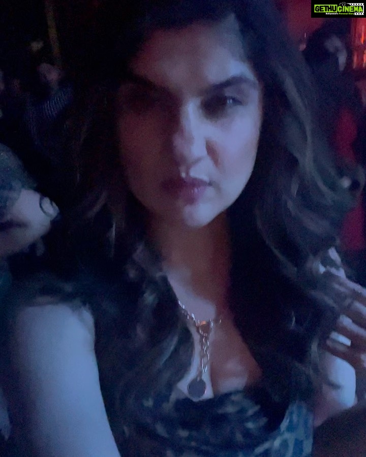 Archana Instagram - Watch me in a blink & miss presence in #saasbahuflamingo haha @homster is a fabbbbb entertainer off camera when u follow his VERY UNIQUE CREATIVE INSTA stories & get a peek into his crazies on an everyday basis … but kn set he is #buddha one with his craft! #peddlar role that I just can’t relate to haha but I guess the arched eyebrow must have done it … watch on @disneyplushotstar Here plz don’t miss the last of the shoot day dump … something an rj would hate to hear & on shoot it’s shouted out a zillion TIMES! . . . #india #mumbai #worli #atria #mall #clubbing #club #ott #series #homiadajania #fun #shooting #bts #actorslife #loveit #clubbingnight