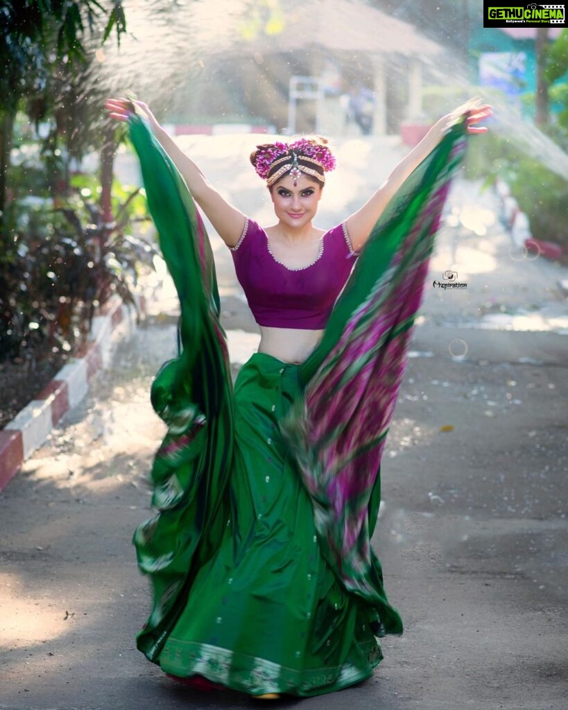 Archana Instagram - After seeing @taapsee Ka #saree #love …. Plzzzz girls wear those sarees waiting their turn in the cupboard … and wear them JLT not for pooja… a function … wedding … or a shoot … … like here 😬😬😬 . . . #sareelove #ethnicwear #indian #desi #lovelovelove #love #colour #beautiful