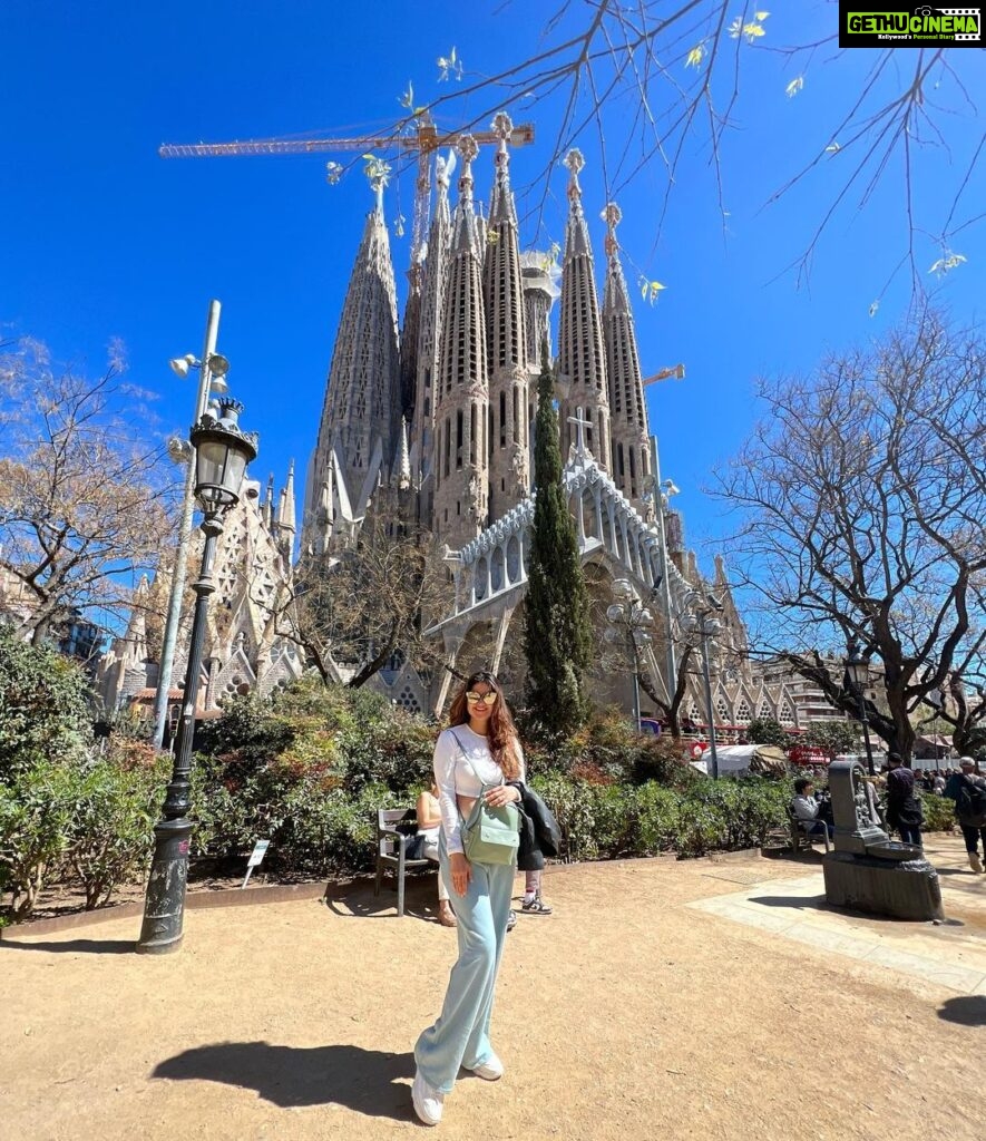 Archana Instagram - Mr #gaudi how even did you conceptualise all this????? . . . #gaudi #barcelona #spain #sagradafamilia #modernism #wip #cathedral #oneofitskind #basilica Sagrada Família