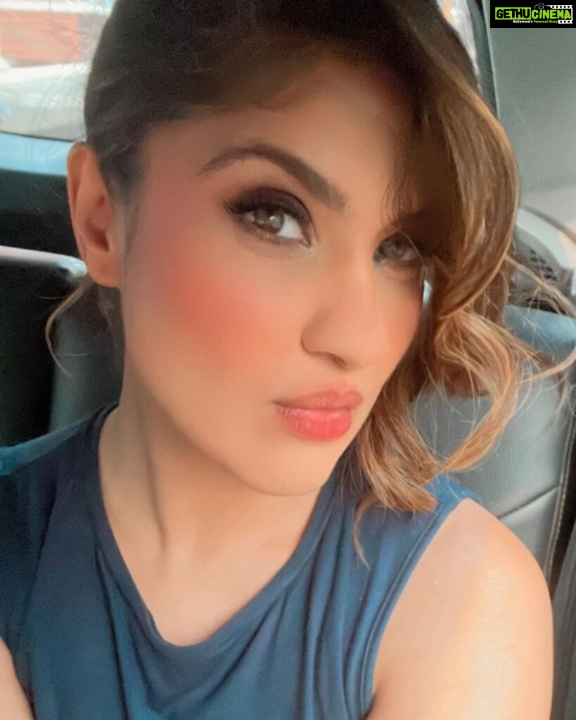 Archana Instagram - Kaunsa Wala bolo bolo tell tell 1/2/3/hazy