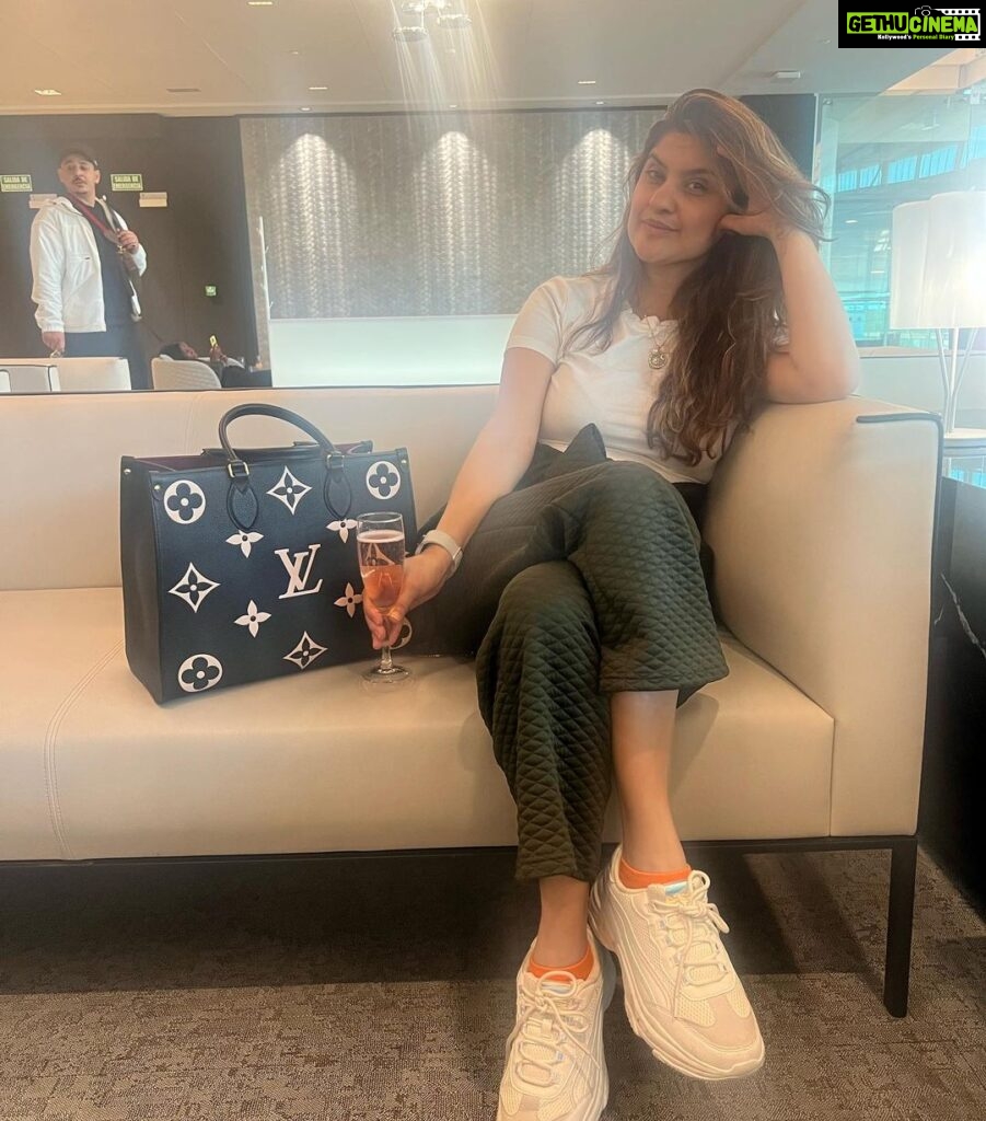 Archana Instagram - When #procecco meets #lv Barcelona Airport