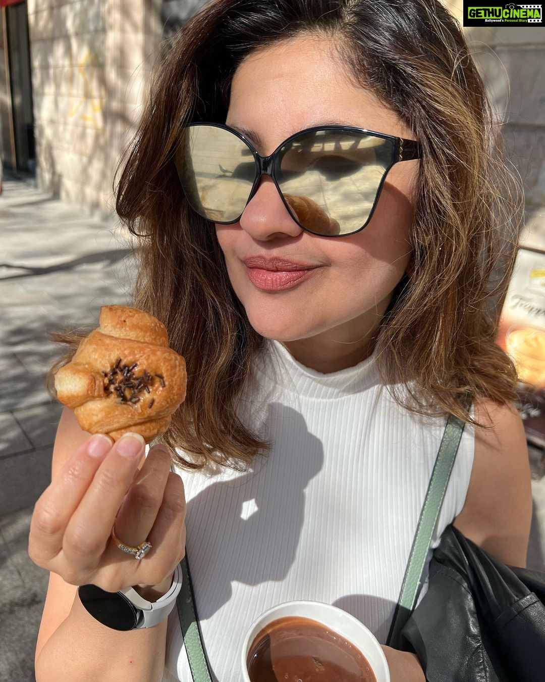 Archana Instagram - All things Barcelona …. #aperolspritz #tapas & #lv #louisvuitton .. . . . #foodporn #travel #shopping #cathedral #barcelona