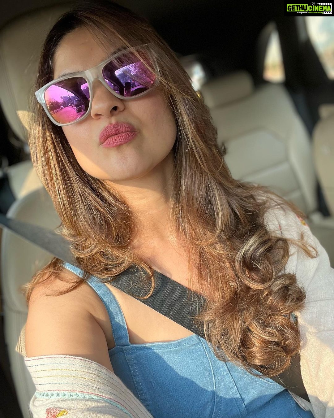 Archana Instagram - Haircuts always always …. Looks good in #sunshine . . . #carfie #amanda #newhairdo #new #driverseat #car #drive #hair