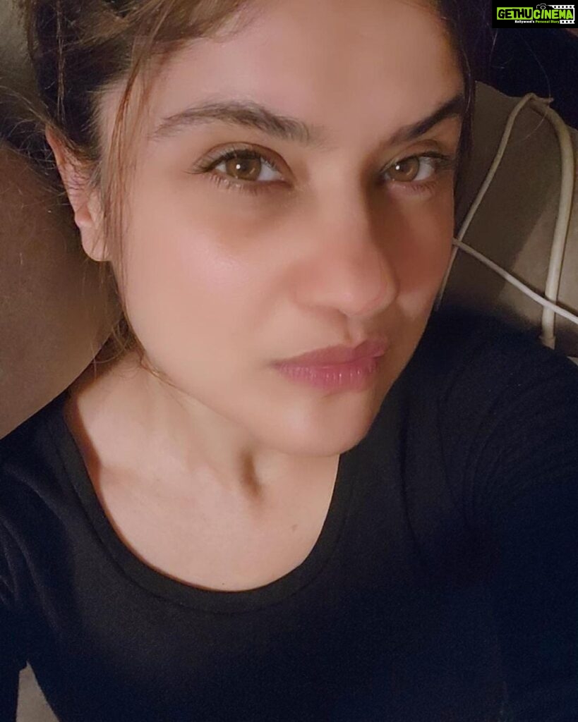 Archana Instagram - #filter #filter on the wall … Which one is #fakest of them all hahhaa# . . . #dump #jlt #couchpotato #chill #home #vanity #selfiequeen #pose