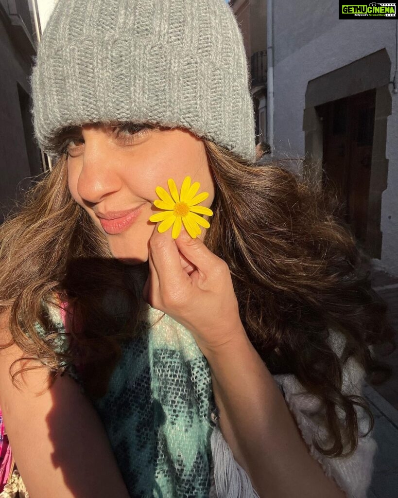 Archana Instagram - The #sun #lemon & #yellowflower Begur, Spain