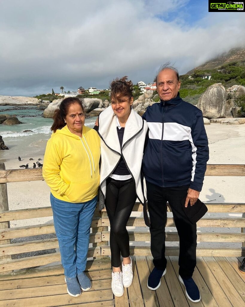 Archana Instagram - Day 02 #capetownsouthafrica On our day tour visited the #penguin colony at Boulders Beach & loved the way no one hushed whistled or bullied the animals by any notice or action … penguins are very private creatures and just love to chill with their tribe … delight to visit their nesting holes by the beach & see them snuggle and huddle with their loved ones … like my tribe is as huddling for pictures with them :D Don’t miss the #possum sneakily looking towards me in the bushes 🫣🙈🤪 . . . #love #naturephotography #wildlife #beach #travel Boulders Beach Penguin Colony