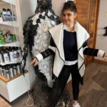 Archana Instagram - Day 02 #capetownsouthafrica On our day tour visited the #penguin colony at Boulders Beach & loved the way no one hushed whistled or bullied the animals by any notice or action … penguins are very private creatures and just love to chill with their tribe … delight to visit their nesting holes by the beach & see them snuggle and huddle with their loved ones … like my tribe is as huddling for pictures with them :D Don’t miss the #possum sneakily looking towards me in the bushes 🫣🙈🤪 . . . #love #naturephotography #wildlife #beach #travel Boulders Beach Penguin Colony