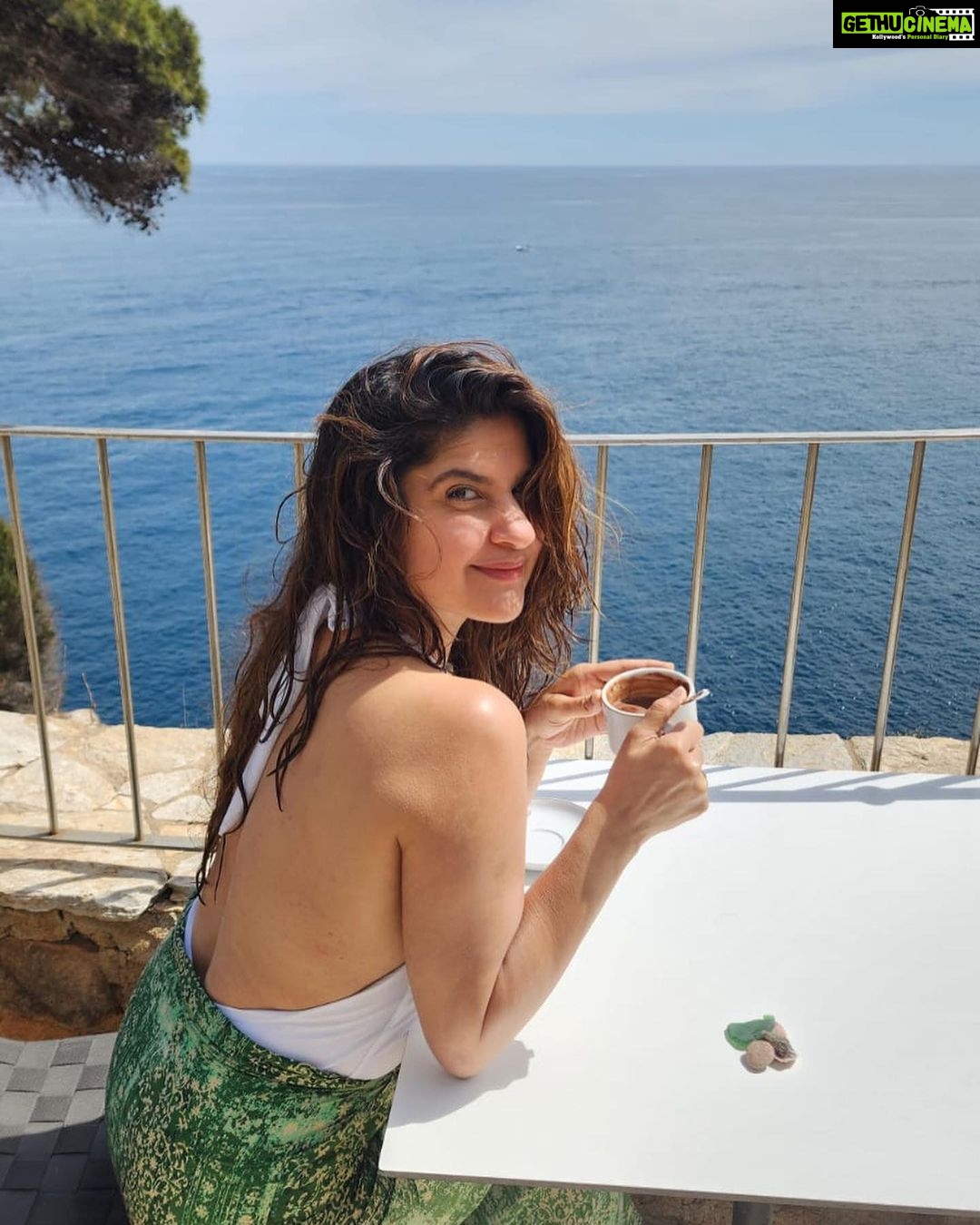 Archana Instagram - My #precious #gems #stones #rocks from across oceans beaches n continents π―π§Ώπ«Ά π π π£ Begur, Costa Brava.