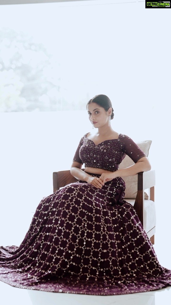 Arthana Binu Instagram - An outfit that speaks of all things glamour✨✨✨ Embrace our exquisite outfits embellished with intricate detailing and a modern opulence For more details or enquiries pls dm us or whatsapp 9605648770 #weddingphotography #weddingvibes #weddinginspiration #wedding #weddingdecorinspiration #weddingdress #weddingphotographer #photography #wedding #love #bridalstore #bridalmakeup #destinationwedding #engagementmakeup #prewedding #instawedding #brideandgroom #boutique #thanuz #thanuzbride #thanuzbridal #thanuzbridalboutique #thanuzkollam