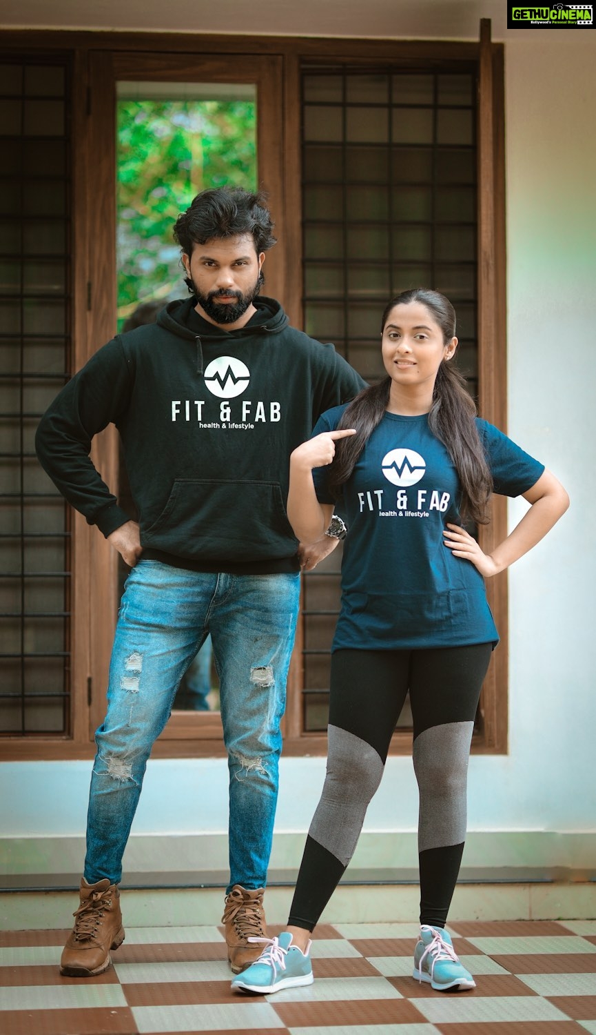 Arthana Binu Instagram - We were happy to work with Celeb @arthana_binu in her fitness journey. Her busy schedule was taking a toll on her health. Thats when she chose us. We could revive her love for fitness and help her set her own goals. Her enthusiasm and input gave us the courage and confidence to make valuable contributions to our programe. We still continue to help her set her fitness goals. Fitness is not always about transformation. Its about ushering a new and healthy lifestyle.Always remember Nothing is easy, but nothing is impossible too. So gear up. Yours could be our next story. Ready to chase your fitness goal ? Join us now @_fit__fab Fitness consultant @_hari_sadasivan Chief coordination @amal_b_s Videographer @dhirushankerphotography Edits by @sam_retouch Location @torquefitnessstudio #fashion #arthanabinu #beautiful #instagram #picoftheday Trivandrum