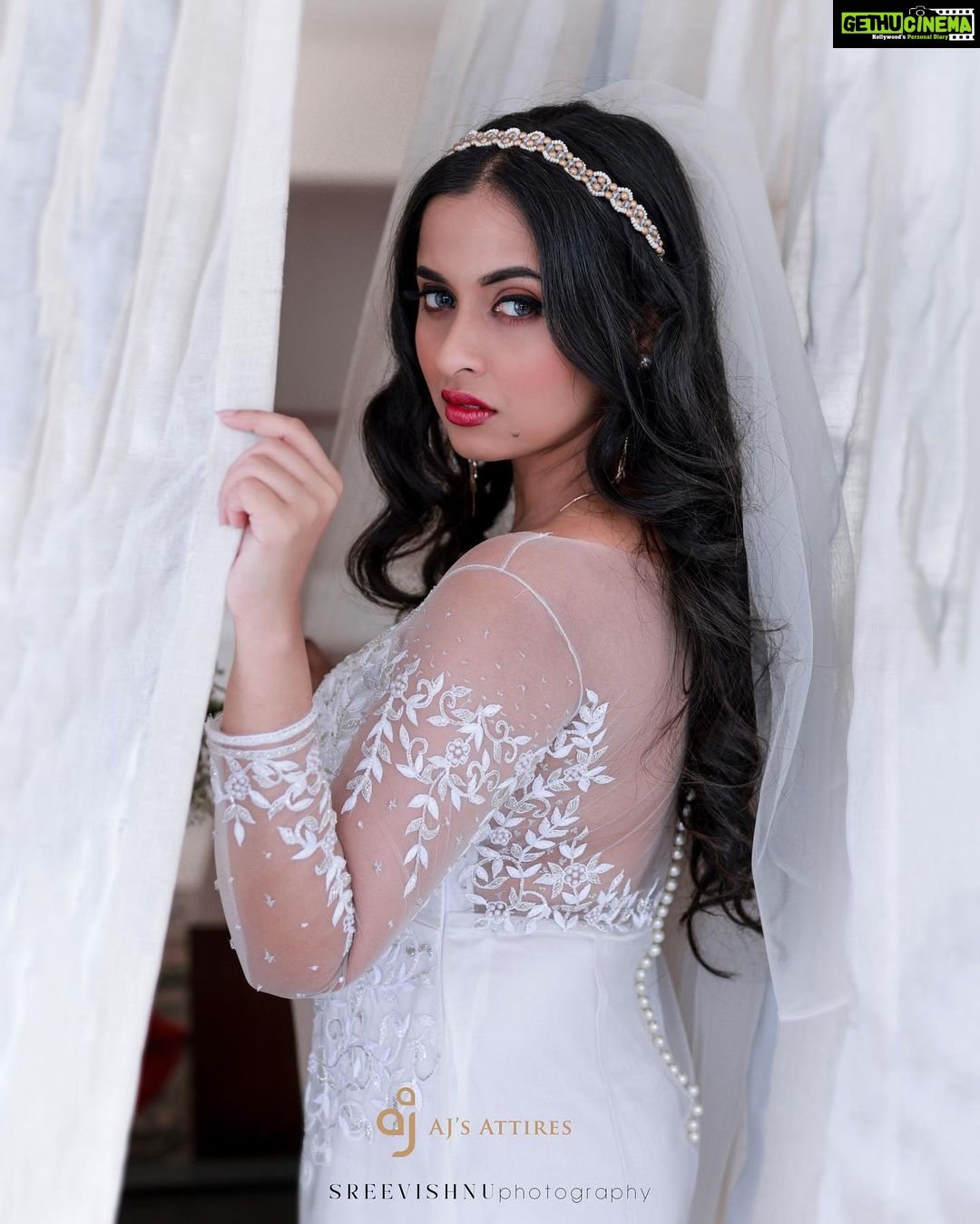 Arthana Binu Instagram - 🪄👼✨💫 Muse : @arthana_binu MUA : @charmah_makeupstudio Clicked by : @sree_vishnu_photography Costume : @ajs_attires #ajsattires #bridalblouse #bridalhouse #photoshoot #redlove #redbride #embroidered #customizedwithlove #whitegowns #gowns #keralabride #bride #ootd #ootdfashion #trippytrìvandum #instawomen #instaclient #photoshoot #onamcollection #ethnicdailywear #indianwear #elegance #beads #onlineshopping #instashopping #kochidiaries #trivandrumdiaries #trivandrum #kochi #onlineshopping #boutiqueshopping #boutiquefashionstyles