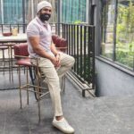Arun Vijay Instagram - When you know your worth, no one can make you feel worthless.. #LuvAV ❤️ Have a great week ahead!!🤗