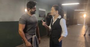 Arun Vijay Instagram - From the sets of #AchchamEnbadhuIllayae with @iamamyjackson and director #Vijay...