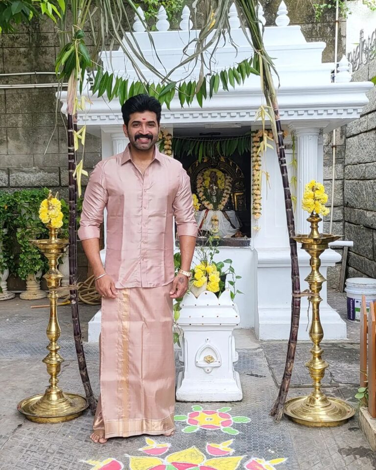Arun Vijay Instagram - அனைவருக்கும் என் இனிய பொங்கல் திருநாள் நல்வாழ்த்துக்கள்!! #happypongal