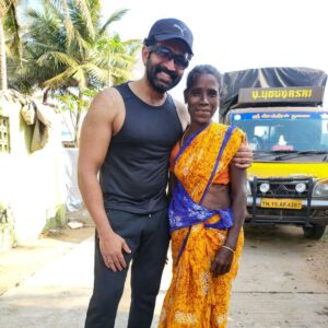 Arun Vijay Instagram - An exciting & a wonderful morning with the lovely hardworking people!! My love and respect to all the fishermen and their families..🙏🏽❤️
Finding happiness with the simplest things is the key to life!! Spread love!!❤️🤗
#lifeisbeautiful #AV #autoride #happiness #sealife #fisherman #nature #beach #kuppam #love #LuvAV