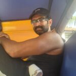 Arun Vijay Instagram - An exciting & a wonderful morning with the lovely hardworking people!! My love and respect to all the fishermen and their families..🙏🏽❤️ Finding happiness with the simplest things is the key to life!! Spread love!!❤️🤗 #lifeisbeautiful #AV #autoride #happiness #sealife #fisherman #nature #beach #kuppam #love #LuvAV