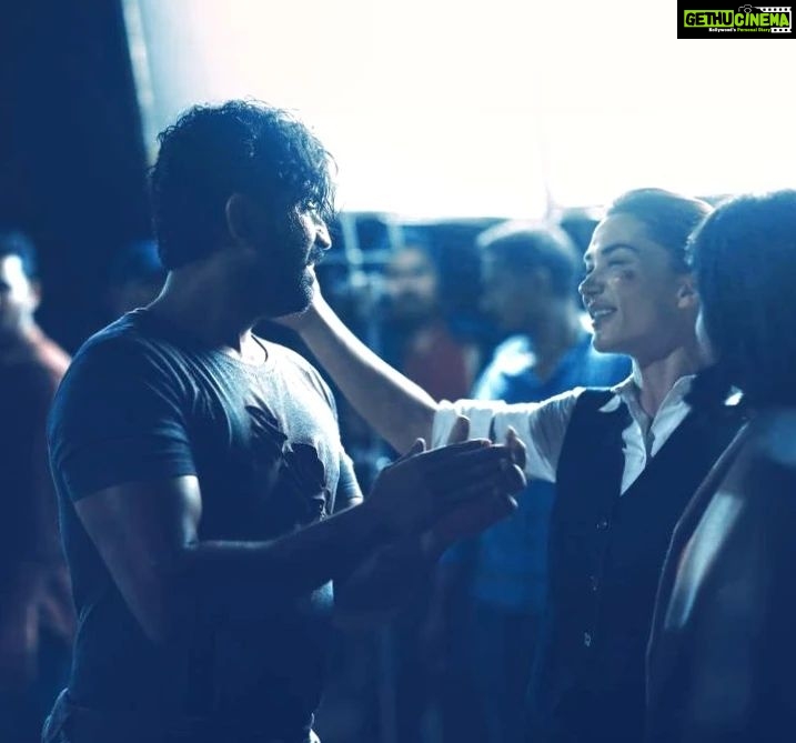 Arun Vijay Instagram - It's a wrap!!📽🎬 #AchchamEnbadhuIllayae Was a wonderful journey working with #DirectorVijay and his talented team. Thanks to @iamamyjackson,#nimishasajayan, @iambharathbopanna7, @silva_stunt and all the others who worked hard to bring the director's huge vision to a grand reality! Can't wait for you'll to watch on big screen!!🤞🏽✌🏽❤️