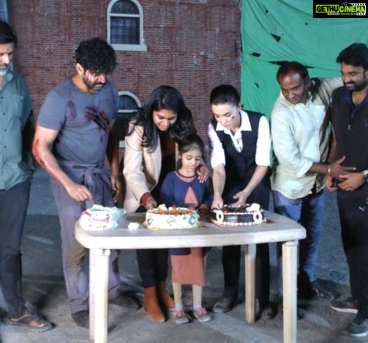 Arun Vijay Instagram - It's a wrap!!📽🎬 #AchchamEnbadhuIllayae Was a wonderful journey working with #DirectorVijay and his talented team. Thanks to @iamamyjackson,#nimishasajayan, @iambharathbopanna7, @silva_stunt and all the others who worked hard to bring the director's huge vision to a grand reality! Can't wait for you'll to watch on big screen!!🤞🏽✌🏽❤️