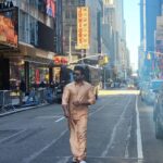 Arun Vijay Instagram - In a world full of trends, Want to remain a classic...❤️ #traditionalwear #newyearattire #VeshtiSattai #newyorknagaram #AV