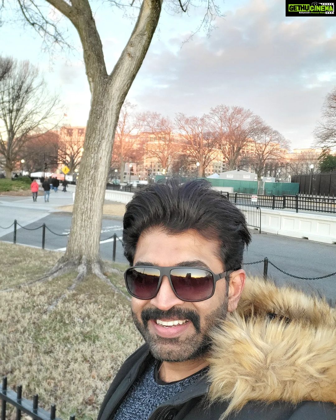 Arun Vijay Instagram - Wish everyone a very Happy New Year!!❤️ 🤗 May this year be a good year for all filled with loads of happiness, prosperity & good health... God bless!!🙏🏽 #NewBeginnings #HappyNewYear2023