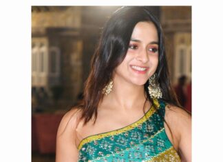 Arushi Sharma Instagram - @basanti_kapdeaurkoffee got me smiling like this .. all ❤️ for this beautiful and comfy lehnga!