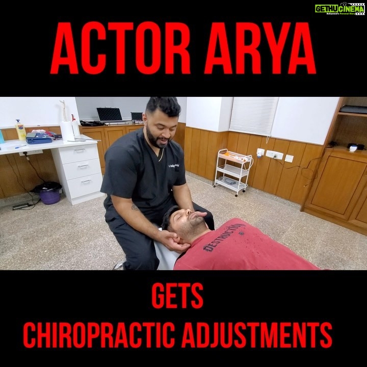 Arya Instagram - Dint know that I had to make so many adjustments to my body. Thank you so much Dr Pratap @doctor_prat for enlightening me 😍 Feels like a new person 💪💪 See u soon again 👍@atlaschiroindia