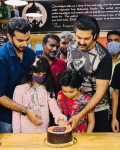 Arya Instagram - Wishing @fajz_biriyani_biz a happy First Anniversary 😍😍 Thanks for giving us quality and tasty food in these difficult times.. Keep growing brother .. Wishing u many more successful ventures 😍 @essamoosa1  the pillar behind everyone 🤗🤗😍