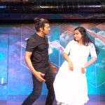 Arya Instagram - Join the fun-filled #Karikolambu hook step challenge and show off your moves! Loved dancing to this catchy folk number with the one and only @aryaoffl ❤️ Thank you for the opportunity❤️ @drumsticks.productions @jungleemusicsouth @oodagaa @sindhujahari @irlchristopher @p.gunasekaran Shot by @t_square._ 📍 @barracudabrewbar Chennai, India