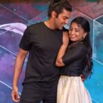 Arya Instagram - Hey hero sir @aryaoffl Join the fun-filled #Karikolambu hook step challenge and show off your moves! #karikolambu @gvprakash @siddhi_idnani @drumsticks.productions @jungleemusicsouth @barracudabrewbar @oodagaa 💄: @paviartistry_ 🎥 : @bathri.ramachandar