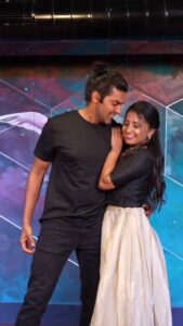 Arya Instagram - Hey hero sir @aryaoffl 
Join the fun-filled #Karikolambu hook step challenge and show off your moves! 
#karikolambu
@gvprakash
@siddhi_idnani 
@drumsticks.productions 
@jungleemusicsouth
@barracudabrewbar @oodagaa

💄: @paviartistry_
🎥 : @bathri.ramachandar