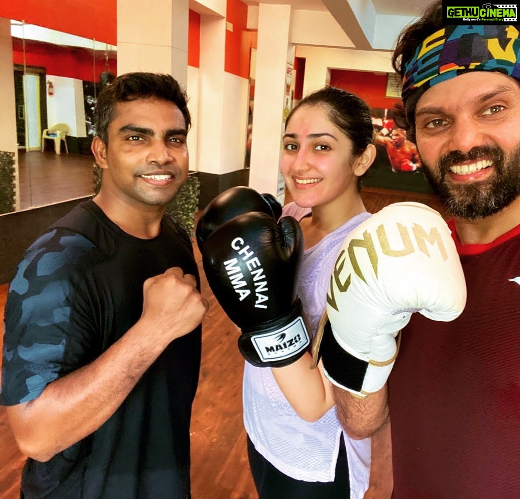 Arya Instagram - My new boxing partner 🥊🥊🥊🥊💪💪💪😍😍😍 @sayyeshaa #boxing #fitness @chennaimmatrainingacademy Anna Nagar, Tamil Nadu, India