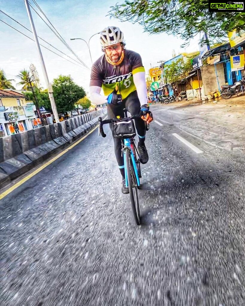 Arya Instagram - My Sunday 😍😍😍 @santo23231 @kalaiyarasananbu #cycling #running #fitness