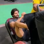 Arya Instagram - Sometimes u need to lift Heavy 💪💪💪 leg press 400 kgs with Mr Monster @johnson_monsters on top smiling and posing and our Mr Rock #Jai helping 🤗🤗💪 followed by 130 kgs squat 🏋️‍♀️🏋️‍♀️💪💪 #Arya30 #Teddy #Aranmanai3 #Prelook #Preplook #MondayMotivation