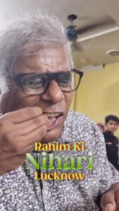 Ashish Vidyarthi Instagram - Non-Vegetarian Heaven 🤤Gazab ki Mutton Nihari aur Kulcha, Chicken Kebab jo Aafat hai🔥Ye Khaas Lucknow ka Zaika from Rahim Ki Nihari 😋 Eid Mubarak…Cheers and Love ❤️ 💫 Address: Rahim Ki Nihari, Tulsidas Marg Chowk, Lucknow, India #eid #eidmubarak #festival #love #food #muttonnihari #chickenkebab #rahimkinihari #nihari #kulcha #spicy #nonvegetarian #vlog #lucknow #uttarpradesh #lucknowfood #foodreels #instareels #foodblogger #yummy #youtube #ashishvidyarthi #actorslife #weekend #kebab Lucknow, Uttar Pradesh