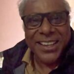 Ashish Vidyarthi Instagram - YEH KISI HERO SE KAM NAHI 🎥🤩😎 KYA KOI AISE BHI JEE SAKTA HAI? 🤯 Watch full vlog on YouTube-Ashish Vidyarthi Actor Vlogs At times we all are so busy in achieving our targets and popularity that we tend to forget our core and simply run after glamour. In today’s vlog I am enthralled to meet and introduce you all to Mr Deb Chowdhury who is fondly known as ‘Debu Da’ - a highly intellectual human who translates French literature into Bengali, teaches French and has published many books. He is a connoisseur of good music and has a unique collection of hats to match every mood of his. After visiting Debu Da’s place in Kolkata, I felt that real wealth is not in earning a lavish lifestyle but in earning wisdom through knowledge and also that you can exist living a simple lifestyle. His all-in-one-room apartment is a perfect example of simple living and wise thinking. Debu Da still uses a manual age-old blender to make delicious and healthy sattu drink. While glancing through his work I felt as if I was in a time capsule and that the lustre of the outside world had not touched or contaminated Debu Da’s simplicity. Come let’s explore this facet of life called ‘simplicity’ by peeping into Debuda’s life. I will keep meeting such unique people and share with you the varied aspects of life. In deep regards and gratitude towards my dear friend Soumyajit Ghosh for introducing me to Debu Da and his amazing way of living life simply. Thank you to Tuli, and Vipal for travelling this journey with me and bringing these amazing stories to the world. Alshukran Debu Da Alshukran Bandhu! Alshukran Zindagi! #reelitfeelit #reelkarofeelkaro #kolkata #cityofjoy #simpleliving #ashishvidyarthi #zerowatt #love #kind #kolkatadiaries #friendship #youtube #vlog #life #poet #writer #creative #instalove #instamood #friends Kolkata - The City of Joy
