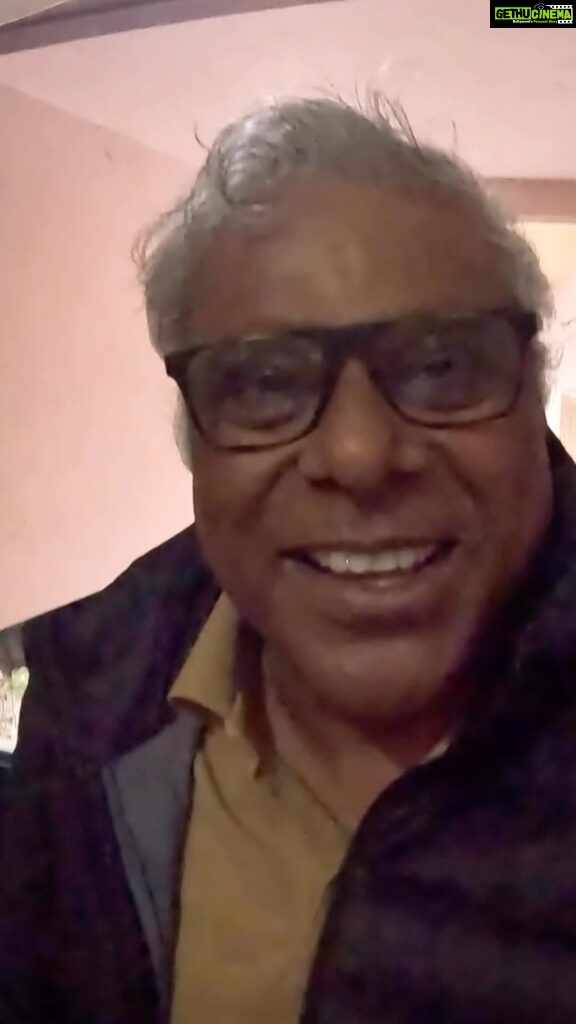 Ashish Vidyarthi Instagram - YEH KISI HERO SE KAM NAHI 🎥🤩😎 KYA KOI AISE BHI JEE SAKTA HAI? 🤯 Watch full vlog on YouTube-Ashish Vidyarthi Actor Vlogs At times we all are so busy in achieving our targets and popularity that we tend to forget our core and simply run after glamour. In today’s vlog I am enthralled to meet and introduce you all to Mr Deb Chowdhury who is fondly known as ‘Debu Da’ - a highly intellectual human who translates French literature into Bengali, teaches French and has published many books. He is a connoisseur of good music and has a unique collection of hats to match every mood of his. After visiting Debu Da’s place in Kolkata, I felt that real wealth is not in earning a lavish lifestyle but in earning wisdom through knowledge and also that you can exist living a simple lifestyle. His all-in-one-room apartment is a perfect example of simple living and wise thinking. Debu Da still uses a manual age-old blender to make delicious and healthy sattu drink. While glancing through his work I felt as if I was in a time capsule and that the lustre of the outside world had not touched or contaminated Debu Da’s simplicity. Come let’s explore this facet of life called ‘simplicity’ by peeping into Debuda’s life. I will keep meeting such unique people and share with you the varied aspects of life. In deep regards and gratitude towards my dear friend Soumyajit Ghosh for introducing me to Debu Da and his amazing way of living life simply. Thank you to Tuli, and Vipal for travelling this journey with me and bringing these amazing stories to the world. Alshukran Debu Da Alshukran Bandhu! Alshukran Zindagi! #reelitfeelit #reelkarofeelkaro #kolkata #cityofjoy #simpleliving #ashishvidyarthi #zerowatt #love #kind #kolkatadiaries #friendship #youtube #vlog #life #poet #writer #creative #instalove #instamood #friends Kolkata - The City of Joy