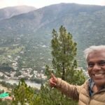 Ashish Vidyarthi Instagram - Kullu Ka Purana Ghar 🏘️ Ep. 7 Watch the vlog on YouTube Ashish Vidyarthi Actor Vlogs Yaari Dosti Se Hai Zindagi! Hum pahuch gaye hai khoobsurat Kullu, mere dost Raja Sharma ke Ghar. Iss vlog mein aap ko milwaunga Shardul, Rama Ji, Raja aur unki Mata Ji se. Tung galiyon se hotey hue kuch pyaare pyaare ghar dikhaunga aur haan Raja Ka school bhi. Woh pahaad jaha kuch yaadein basti hai...Some memories never fade away and when friends meet, it's like reliving all those memories once again. Iss vlog mein hum 2 aur khaas dosto se bhi milenge. (Watch the vlog to know more... Sab yahi thodi bataunga 😉). As I travel with Raja, my classmate from NSD and his son Shardul, some incredible memories of 1987 start coming back. Rashtriya Puraskar Se Sammanit, Kullu ki ek khaas jagah bhi dikhaunga aapko iss vlog mein, jaha haathon se banaye jatey hai Kullu ke famous shawls. The intricacies with which the textiles are handmade here are simply magical. Finally chalenge Kullu valley ke pahaad ke highest point par.... Kaha?? Kullu ke ek pahaad ke aakhir gaon - Byasar Village mein. Toh der kis baat ki dost, Kullu ka khoobsurat ghar, Dil chura lene waley wadiyon ke beech, miltey hai kuch dosto se aur fir kuch nayi yaadein banatey hai. Kyunki mujhe dosto ke sath ghumna pasand hai...Aur aap mere dost hai ❤ Alshukran Bandhu, Alshukran Zindagi. #himachalpradesh #kullu #friends #love #family #shawl #kullumanali #shawlfashion #howitsmade Kullu - कुल्लू, Himachal Pradesh