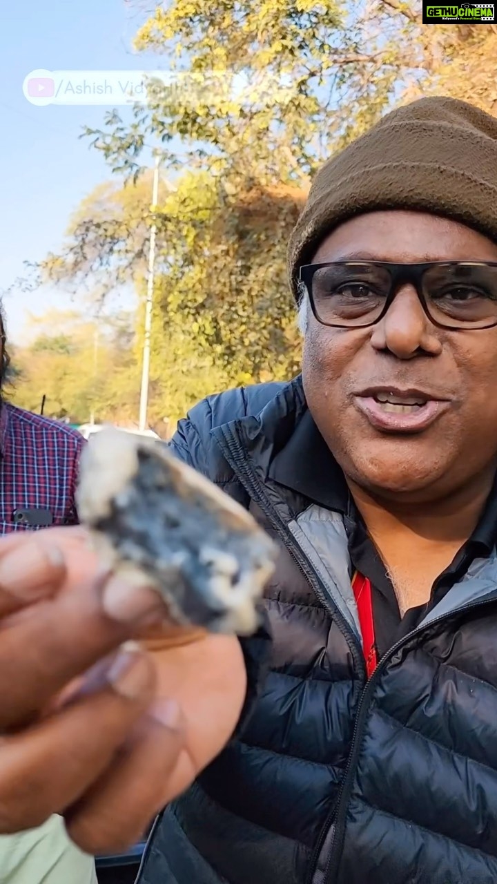 Ashish Vidyarthi Instagram - Black idli…Never seen before amazing jalwa from Nagpur😍😱🤤 Reddy’s - All About Idli Address: To, CP Club Road, opp. Chiman Shah Dargah, Ladie Club, CBI Colony, Civil Lines, Nagpur, Maharashtra 440001 #nagpur #reelitfeelit #reels #reelkarofeelkaro #idli #breakfast #idlichutney #chutney #actor #vlogs #vlog #reelsinstagram #instafood #foodie #blackidli #tasty #snacks #love #friends #love #maharashtra #marathi #famous #nagpuri Nagpur, Maharashtra, India