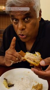 Ashish Vidyarthi Instagram - Don’t try this at home 🫣🤯 Crunchy topse mach at Tero Parbon in Kolkata 🤤 Any fish 🐟 lovers here..? Tag them in comments..😬 #fish #bengalifood #foodreel #reelitfeelit #reelkarofeelkaro #reelsinstagram #foodie #fishfry #blog #vlog #foodblogger #ashishvidyarthi #actorvlogs Kolkata - The City of Joy