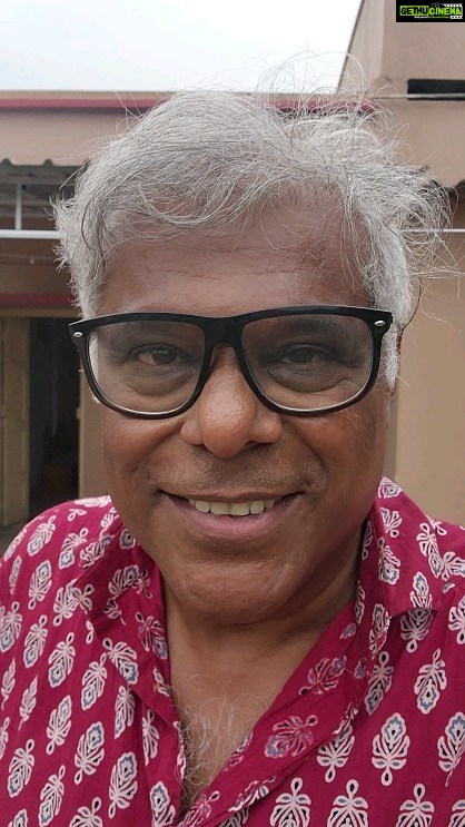 Ashish Vidyarthi Instagram - Did I do a Benjamin Button? For I finally turned 58 today 😂 Love light and Cheer to you dear friend . Alshukran Bandhu.. Alshukran Zindagi ! Kolkata - The City of Joy