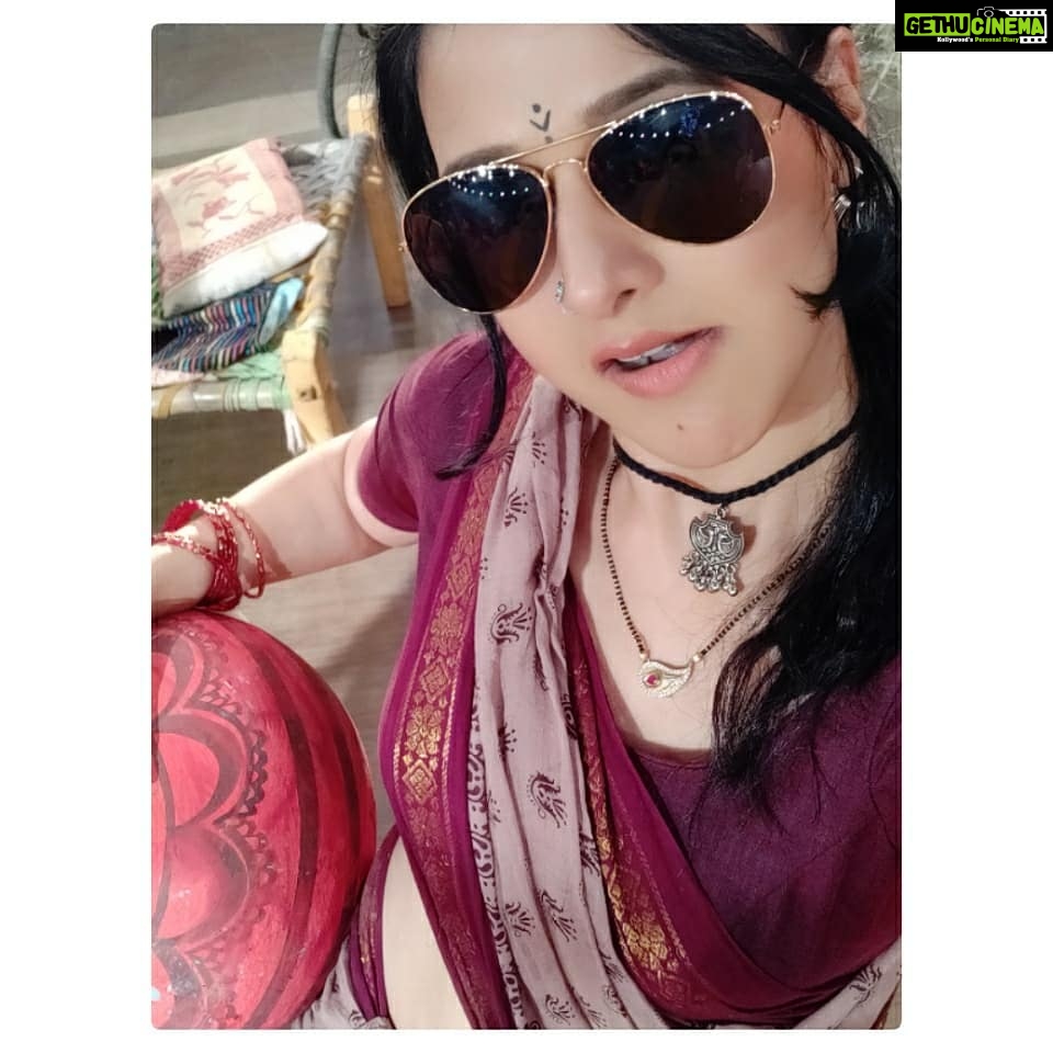 Astha Agarwal Instagram - #desi #avatar #with #kala #chashma 😎 #perfect #combo #for #instahigh #swag #shoot #diaries #bts #clicks #ontheset #imlie #show #starplus #hotstar #instadaily #love #bestoftheday @starplus @faisalsayed2 @vijaylaxmisingh27 @chandreshsinghh @raakeshmaudgal