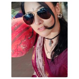Astha Agarwal Instagram - #desi #avatar #with #kala #chashma 😎 #perfect #combo #for #instahigh #swag #shoot #diaries #bts #clicks #ontheset #imlie #show #starplus #hotstar #instadaily #love #bestoftheday 
@starplus @faisalsayed2 @vijaylaxmisingh27 @chandreshsinghh @raakeshmaudgal