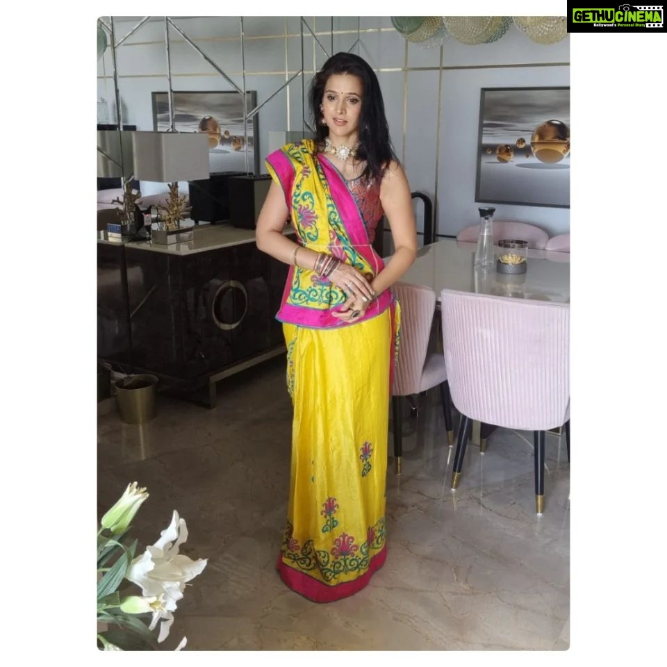 Astha Agarwal Instagram - The #best #thing about wearing a #saree .. Saree is the #epitome of #poise, #grace, and #beauty !